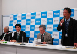 住江憲勇・会長20110127.jpg